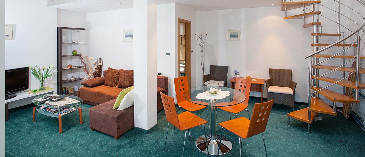 Apartmani Hrvatska - Makarska apartmani uz more za 4 osobe - Vesela A2