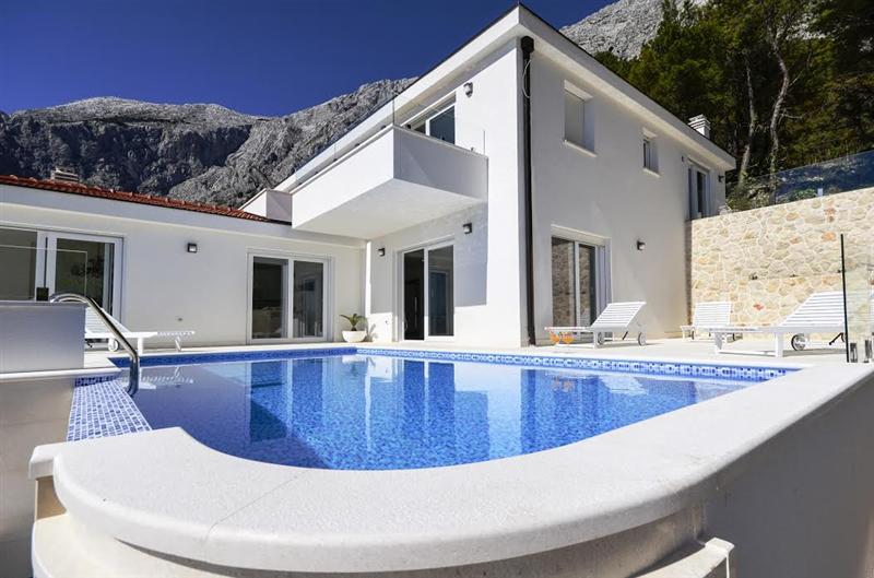 ferienhaus_kroatien_mit_pool_makarska_villa_ines_05